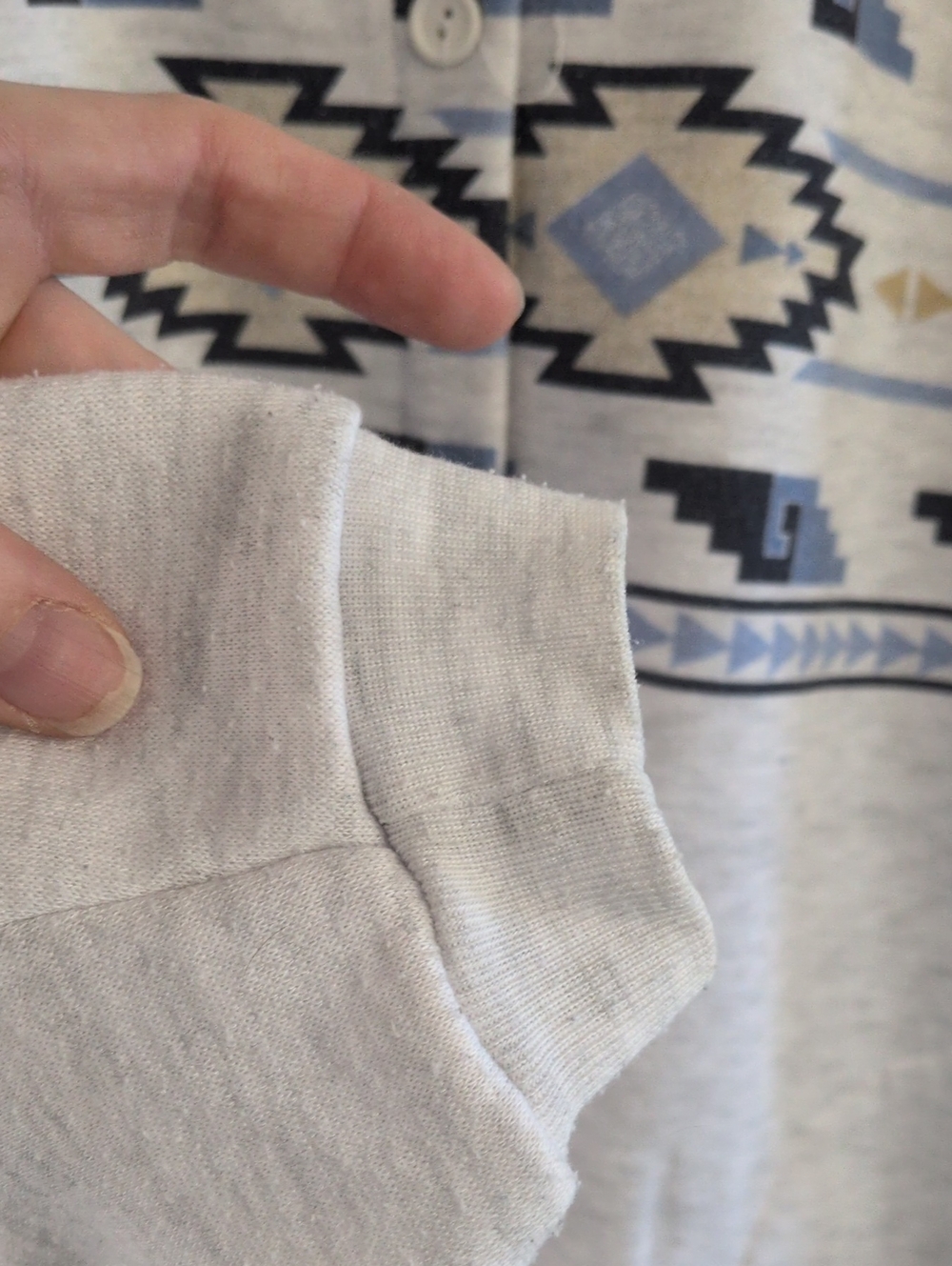 VINTAGE, Light Gray Patterned Button Sweater - Picture 4 of 5